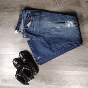 Forever 21 Destroyed Boot Cut Jeans EUC